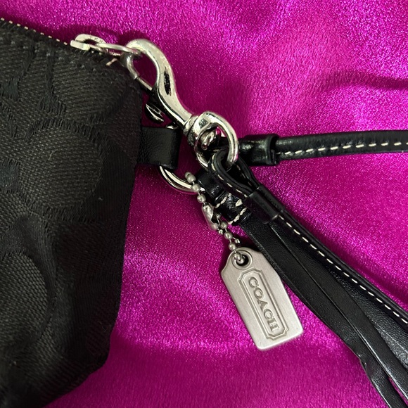 Vintage Coach Wristlet - Picture 3 of 4